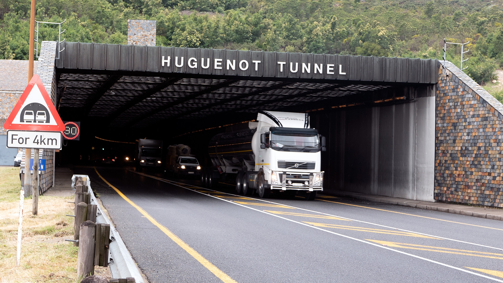 Improving operation and safety in the Huguenot tunnel